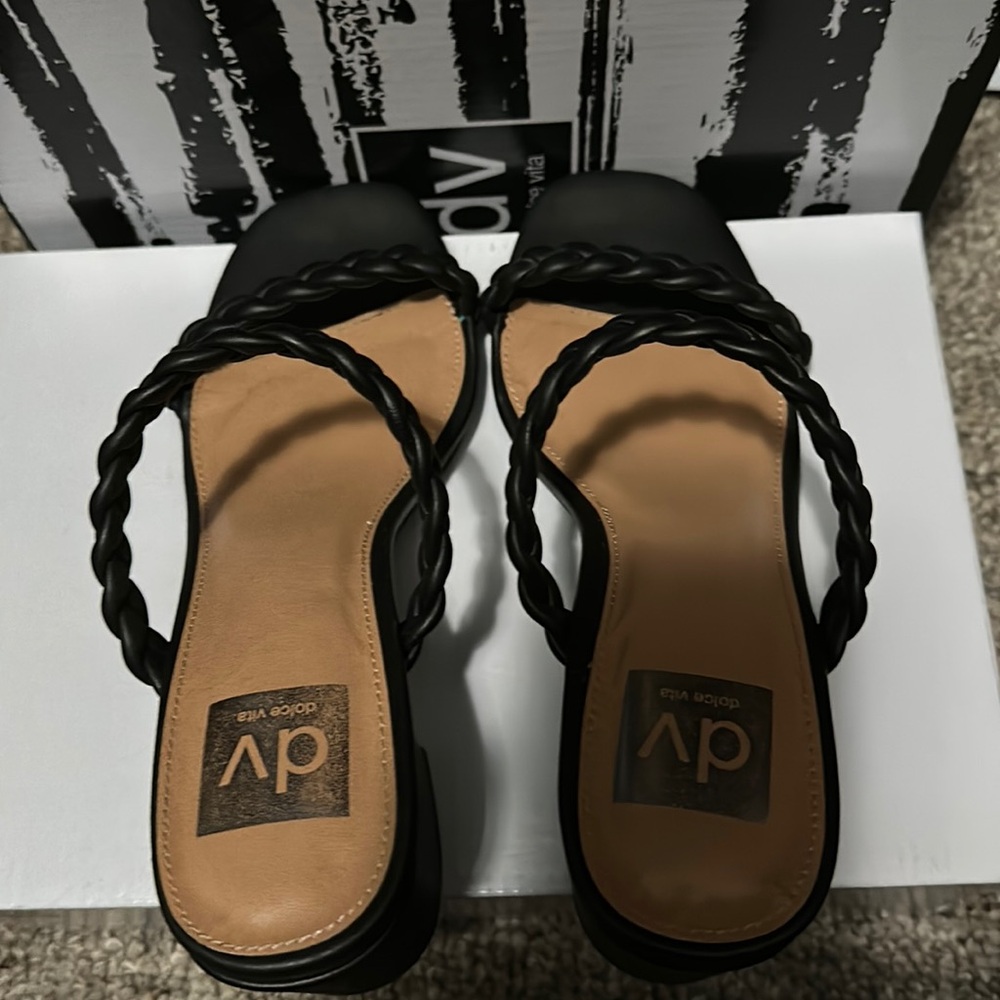 Black dolce vita sandals/heals size 7